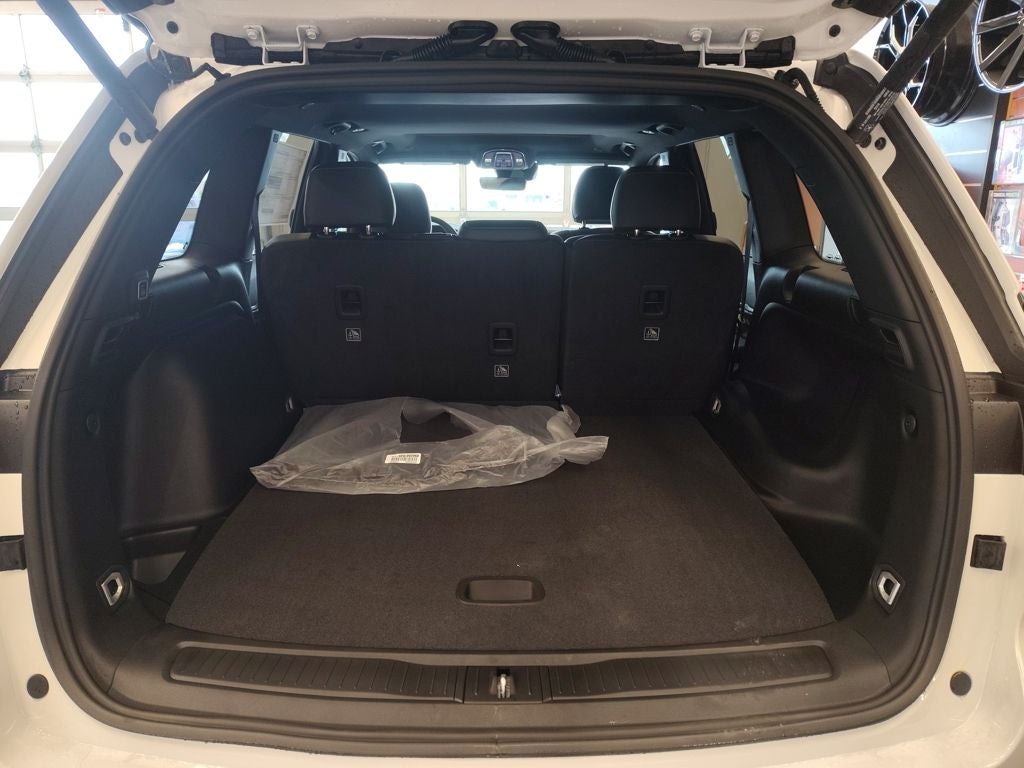 2026 Jeep Grand Cherokee Altitude