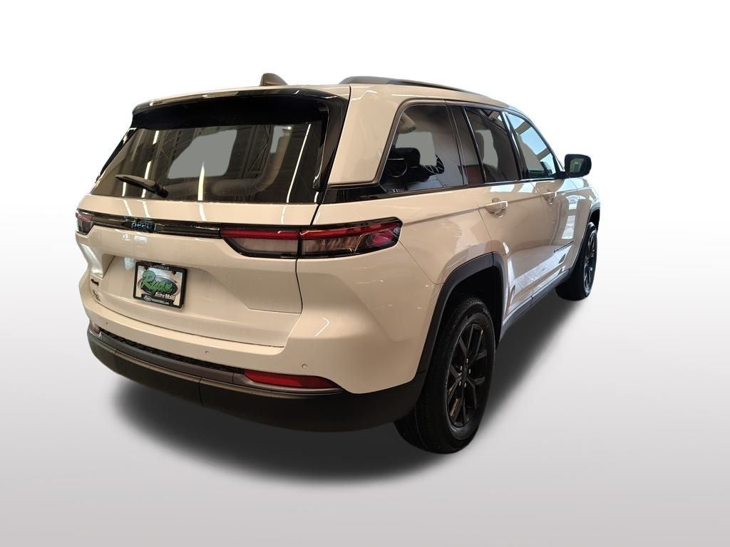 2026 Jeep Grand Cherokee Altitude