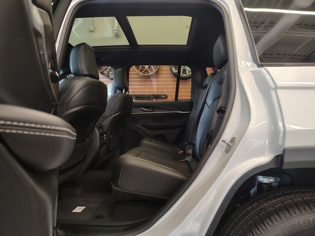 2027 Jeep Grand Cherokee Limited
