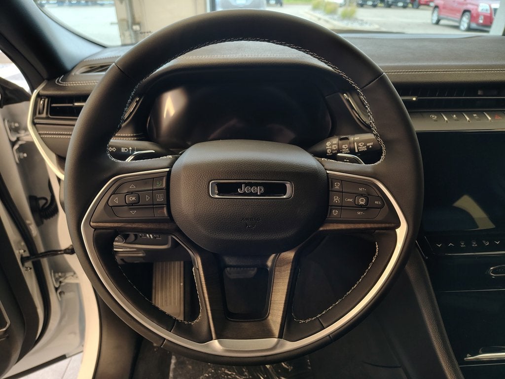 2027 Jeep Grand Cherokee Limited Reserve