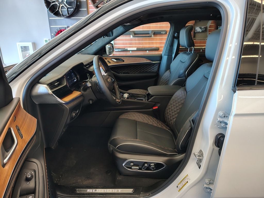 2026 Jeep Grand Cherokee Summit