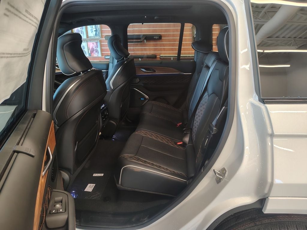 2026 Jeep Grand Cherokee Summit