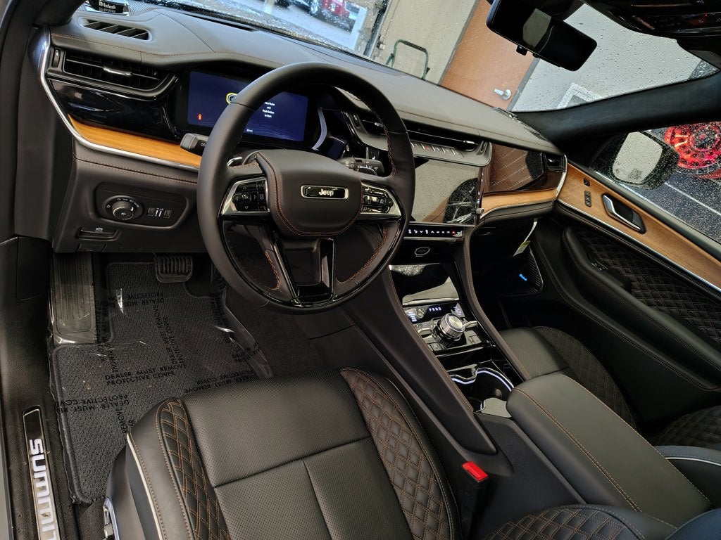 2027 Jeep Grand Cherokee Summit