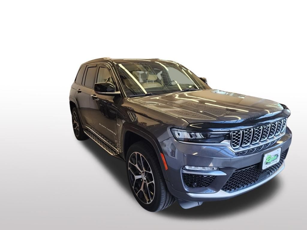 2022 Jeep Grand Cherokee Summit