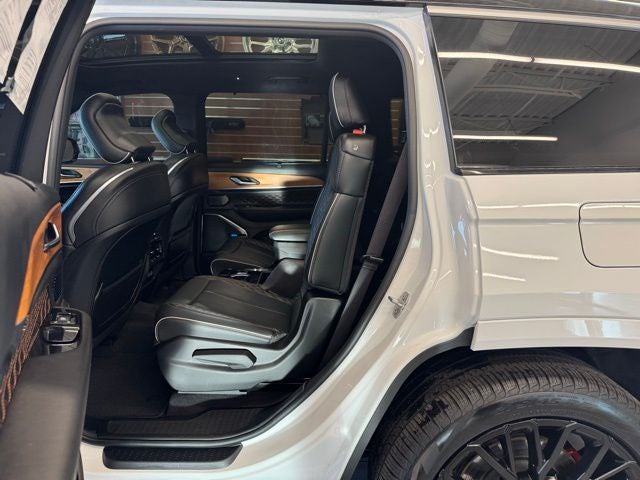 2022 Jeep Grand Cherokee L Summit