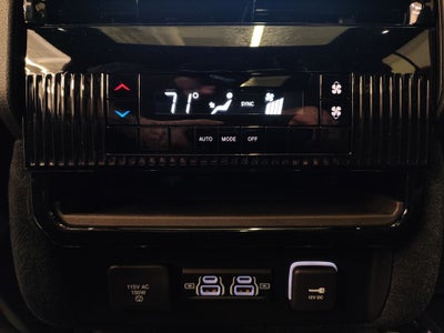 2026 Jeep Grand Wagoneer Base