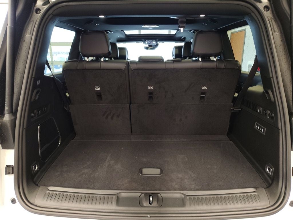 2026 Jeep Grand Wagoneer Base