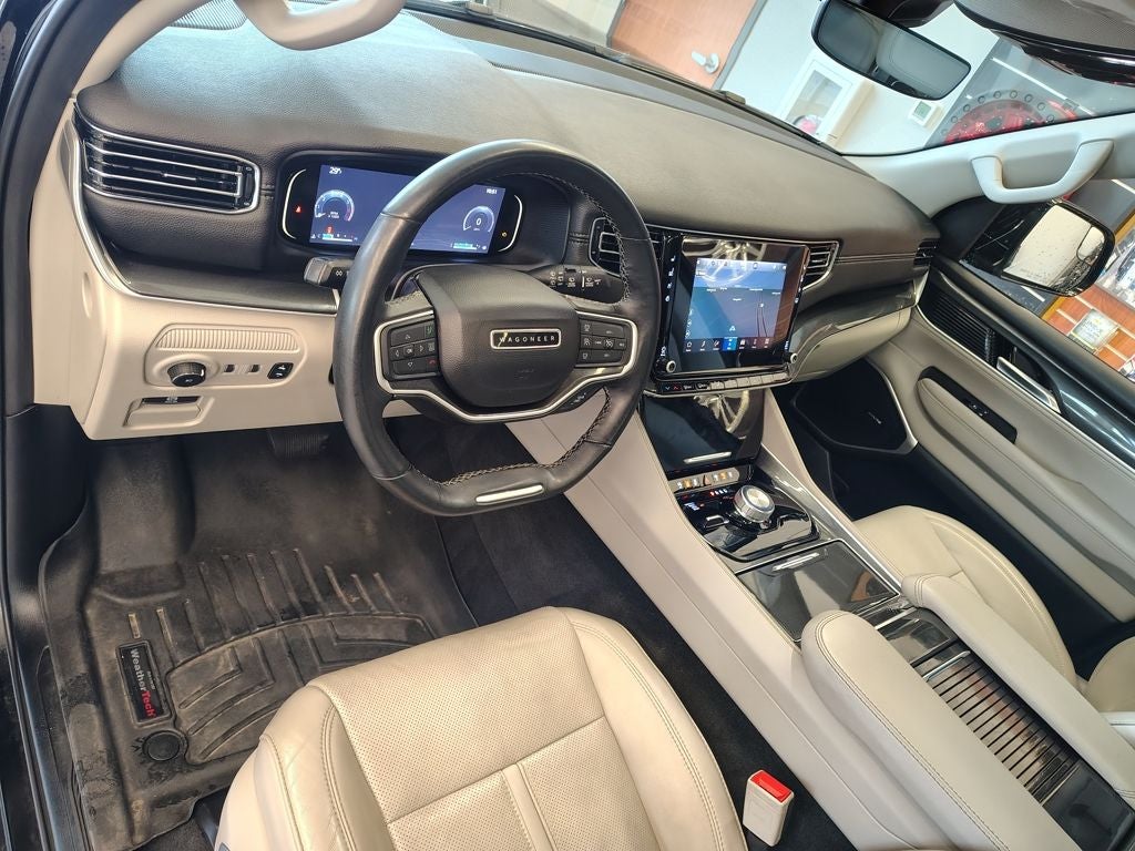 2023 Jeep Wagoneer Base