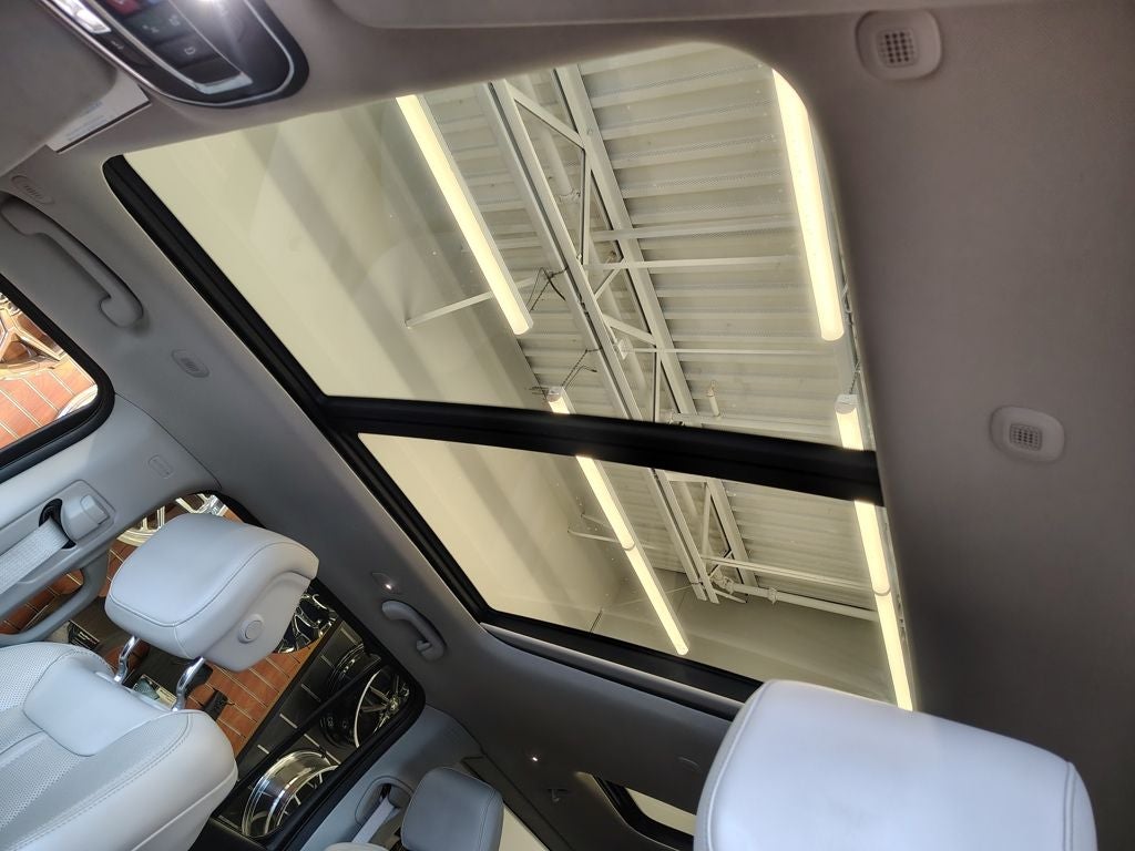 2023 Jeep Wagoneer Base