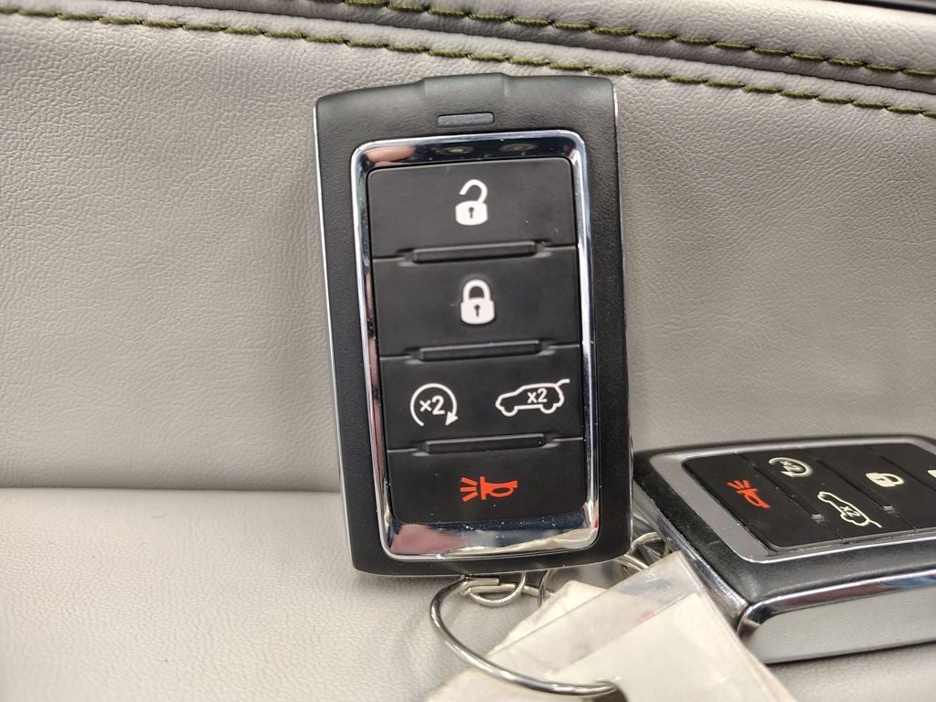 2023 Jeep Wagoneer Base