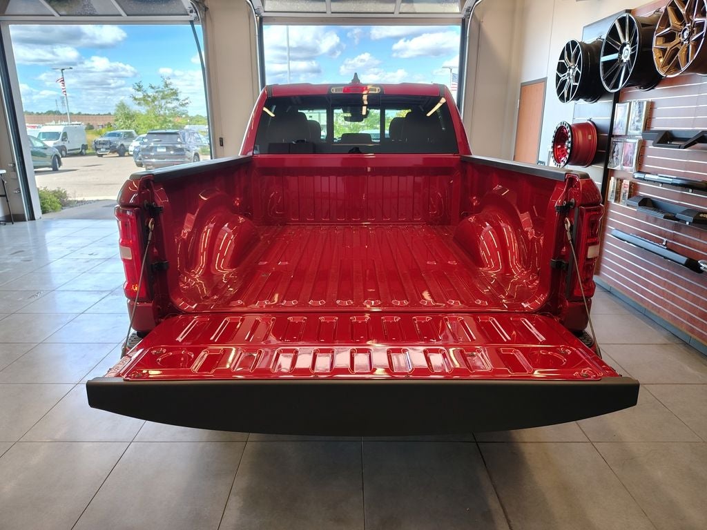 2027 RAM 1500 Big Horn/Lone Star