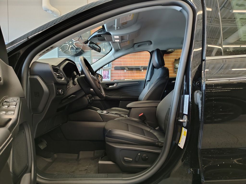 2025 Ford Escape Plug-In Hybrid Base