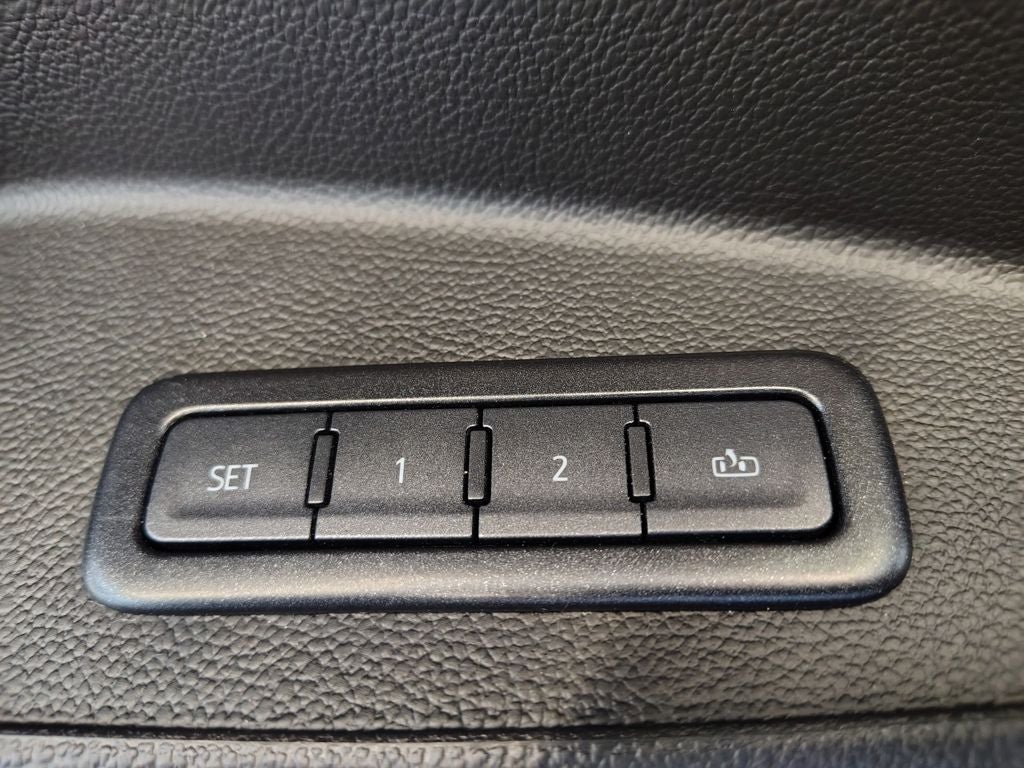 2020 GMC Yukon XL Denali - Photo 18