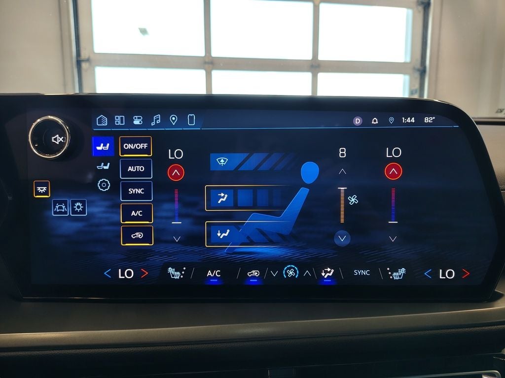 2024 Chevrolet Traverse LS