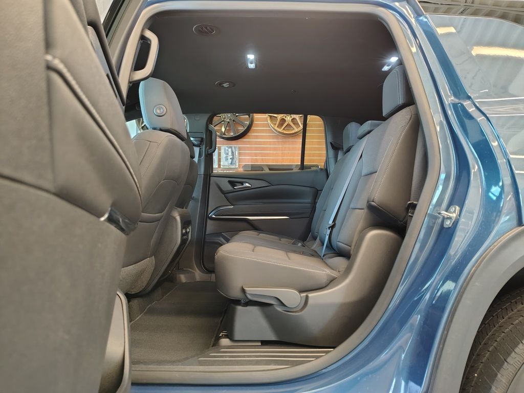 2024 Chevrolet Traverse LS
