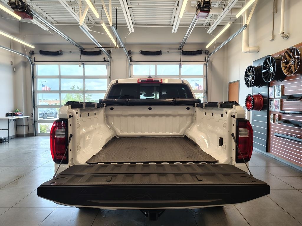 2023 GMC Canyon AT4