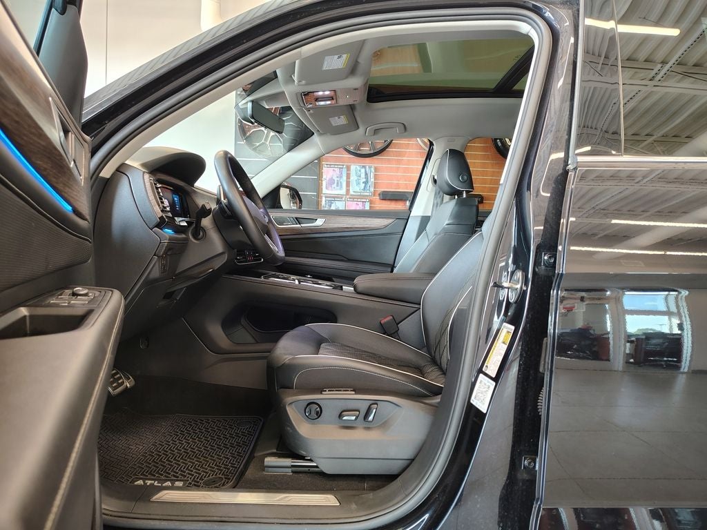 2024 Volkswagen Atlas 2.0T SEL Premium R-Line