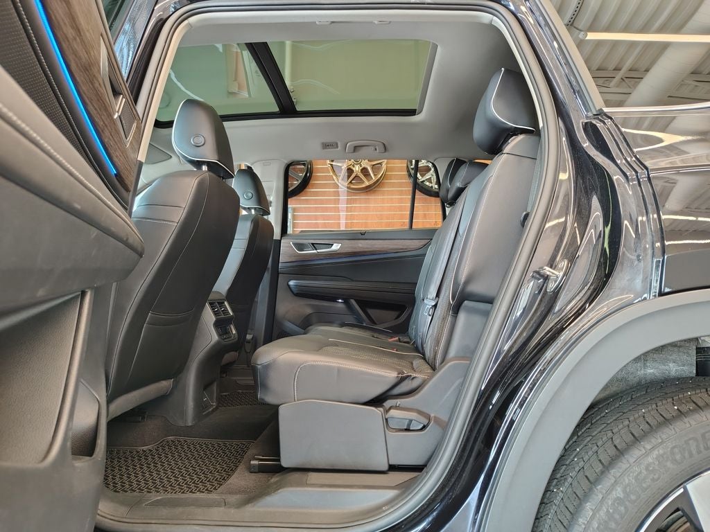 2024 Volkswagen Atlas 2.0T SEL Premium R-Line