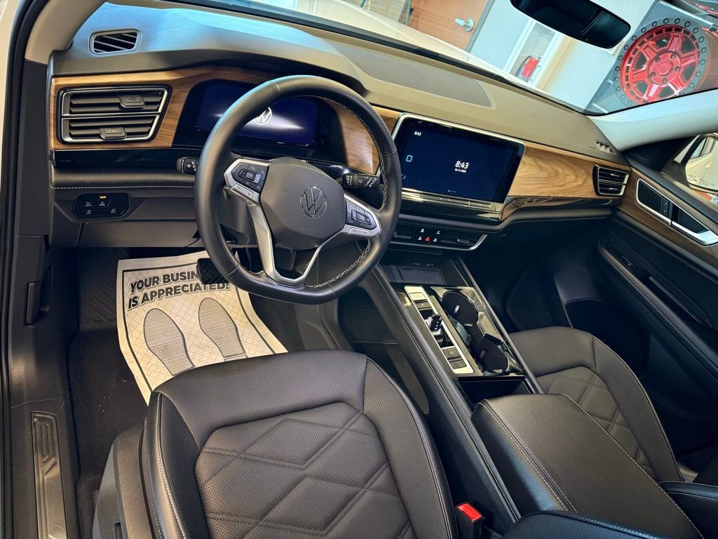 2025 Volkswagen Atlas 2.0T SE w/Technology