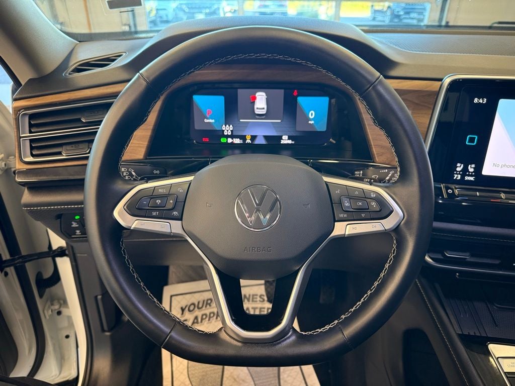 2025 Volkswagen Atlas 2.0T SE w/Technology