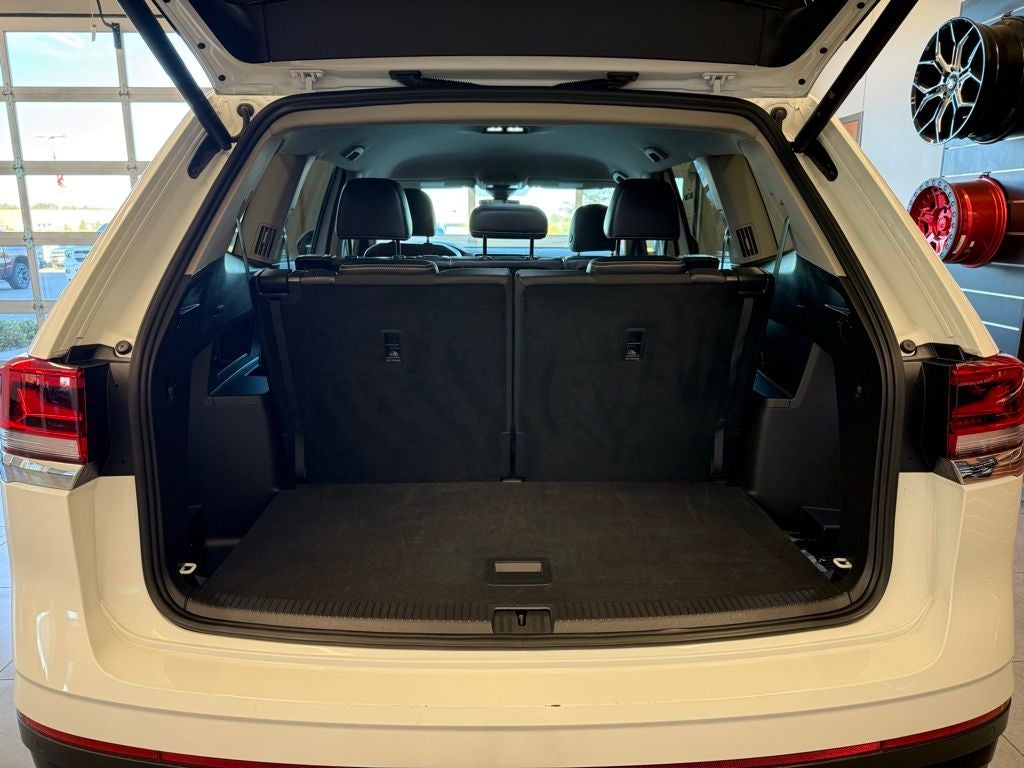 2025 Volkswagen Atlas 2.0T SE w/Technology