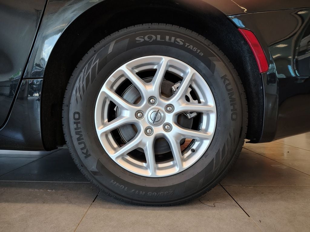 2023 Chrysler Voyager LX