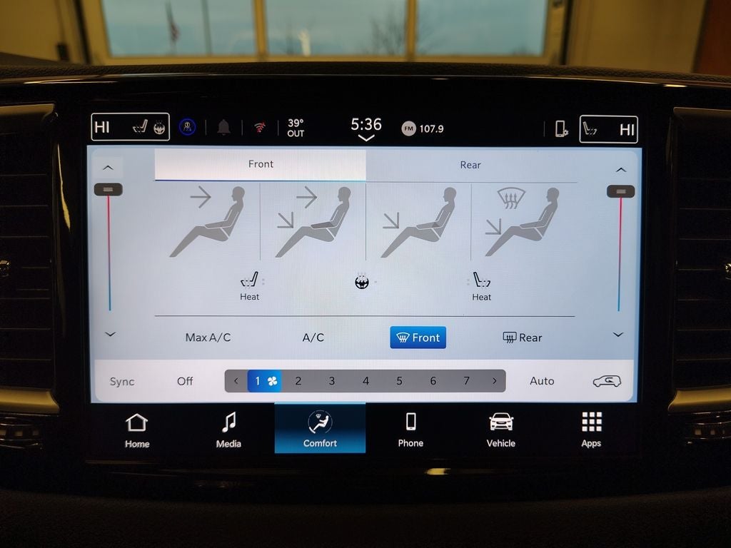 2026 Chrysler Voyager LX