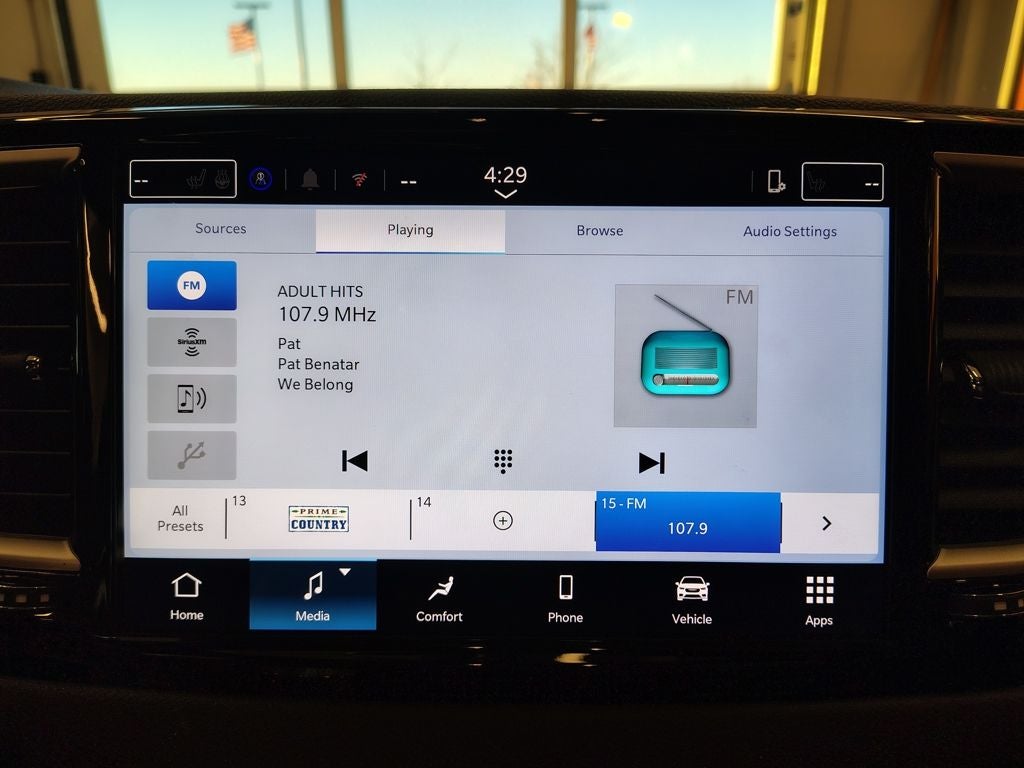 2026 Chrysler Voyager LX