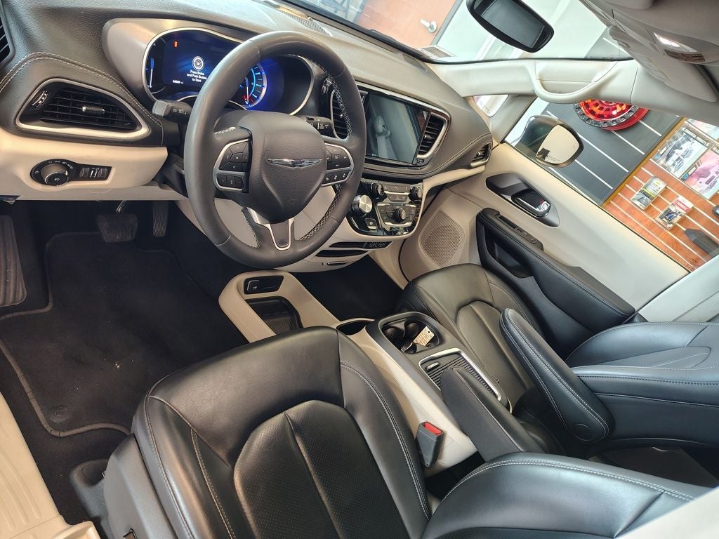 2023 Chrysler Pacifica Hybrid Touring L