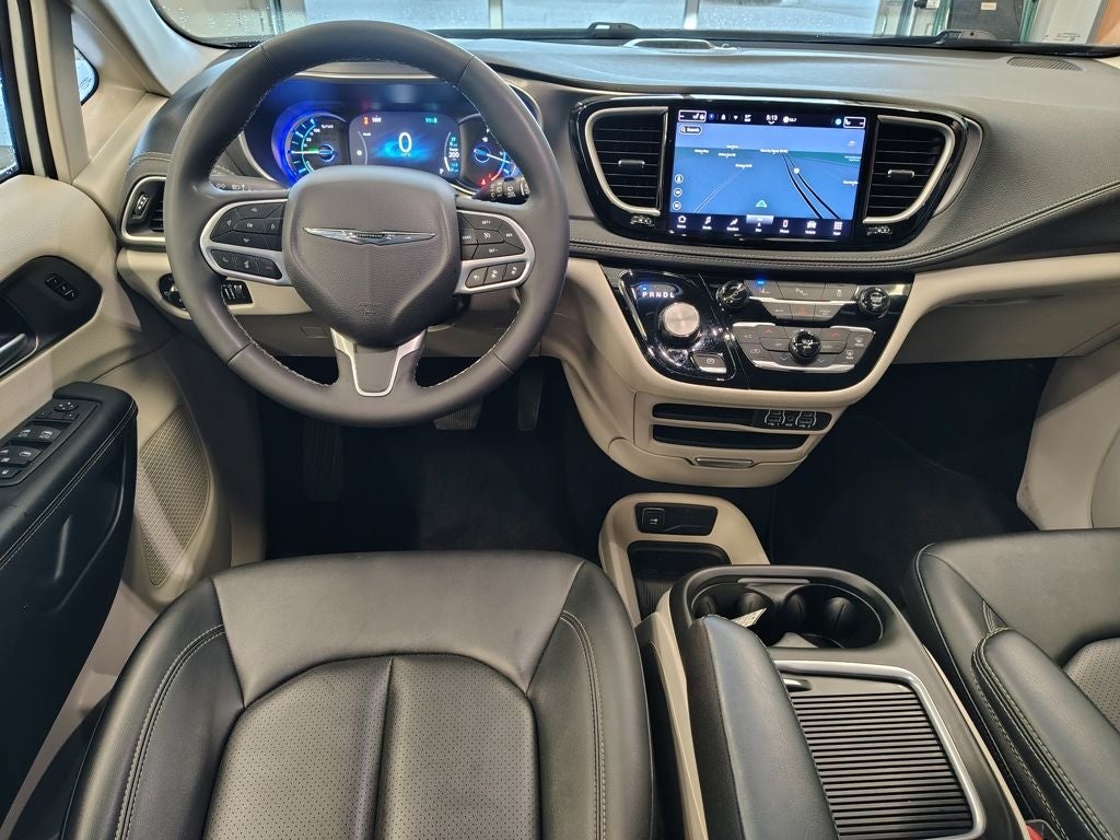 2024 Chrysler Pacifica Hybrid Select
