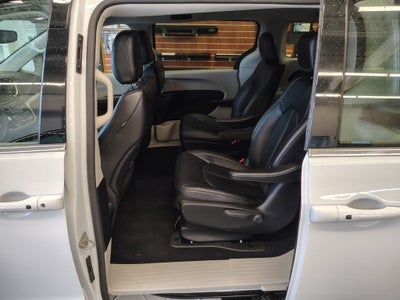 2024 Chrysler Pacifica Hybrid Select