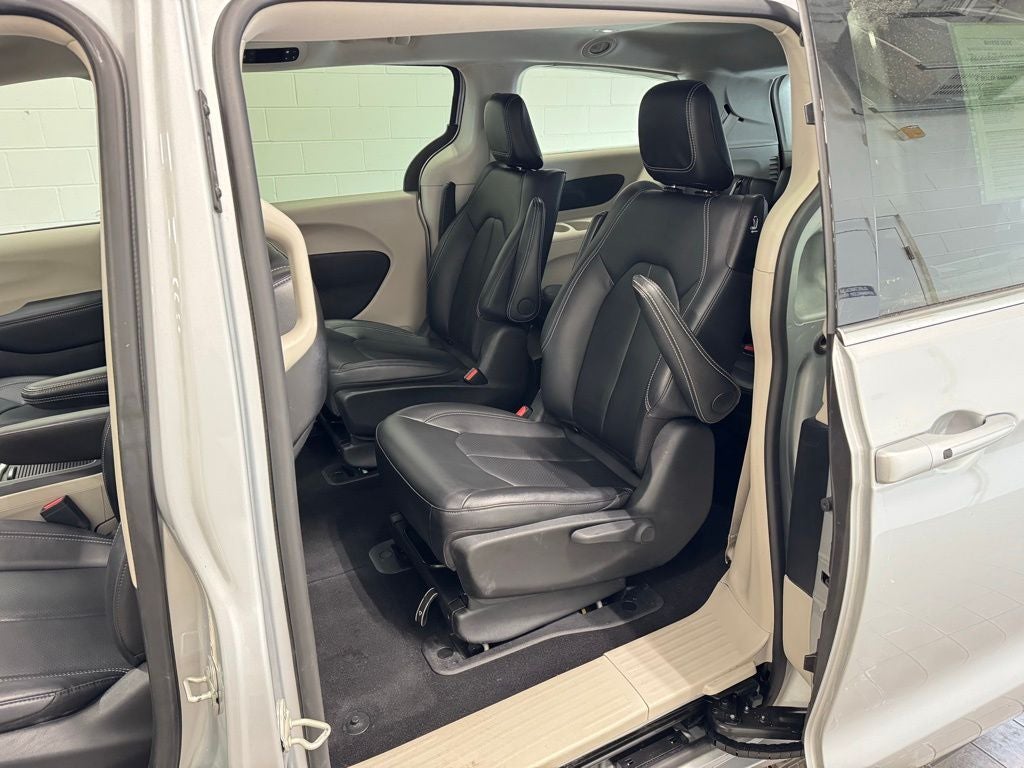 2024 Chrysler Pacifica Hybrid Select