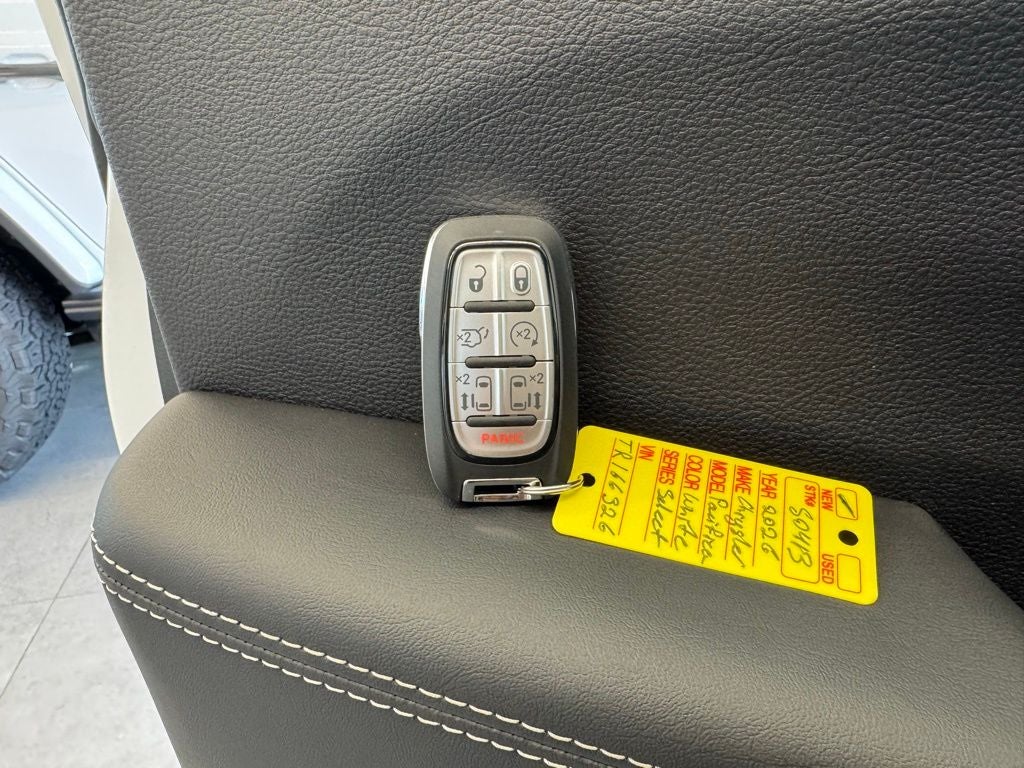 2026 Chrysler Pacifica Select