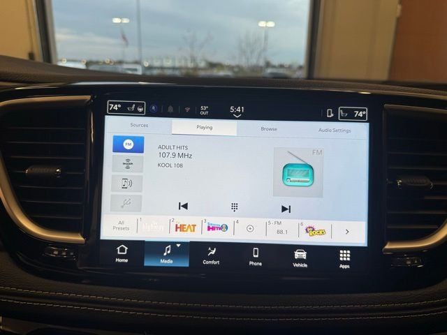 2026 Chrysler Pacifica Select