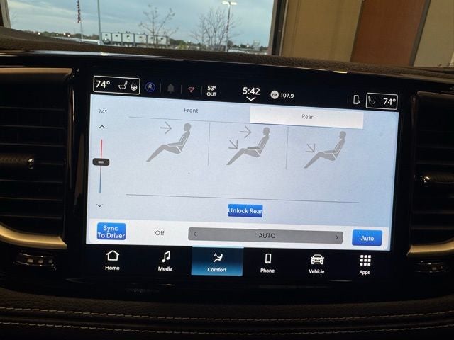 2026 Chrysler Pacifica Select