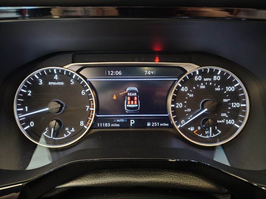 2024 Nissan Pathfinder SL