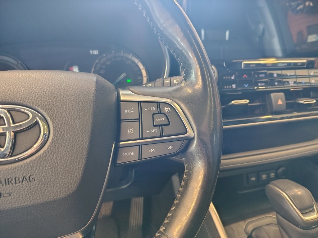 2020 Toyota Highlander Hybrid Platinum