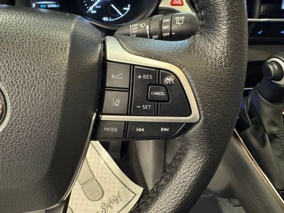 2024 Toyota Sienna XLE 8 Passenger