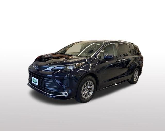 2024 Toyota Sienna XLE 8 Passenger