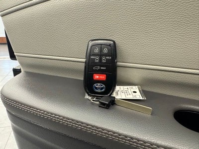 2024 Toyota Sienna XLE 8 Passenger