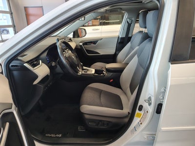 2020 Toyota RAV4 Hybrid XLE