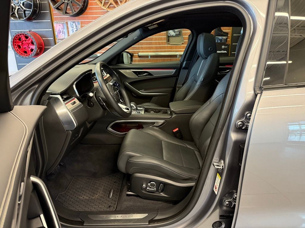 2025 Jaguar F-PACE P250 R-Dynamic S