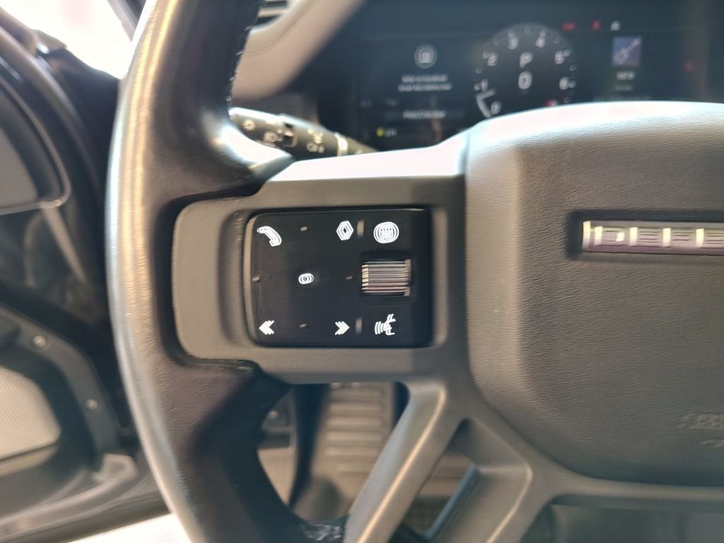 2024 Land Rover Defender 130 X-Dynamic SE