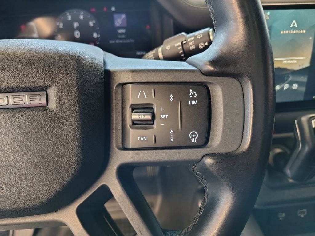 2024 Land Rover Defender 130 X-Dynamic SE