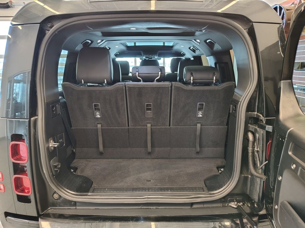 2024 Land Rover Defender 130 X-Dynamic SE