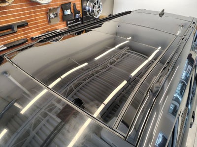 2024 Land Rover Defender 130 X-Dynamic SE