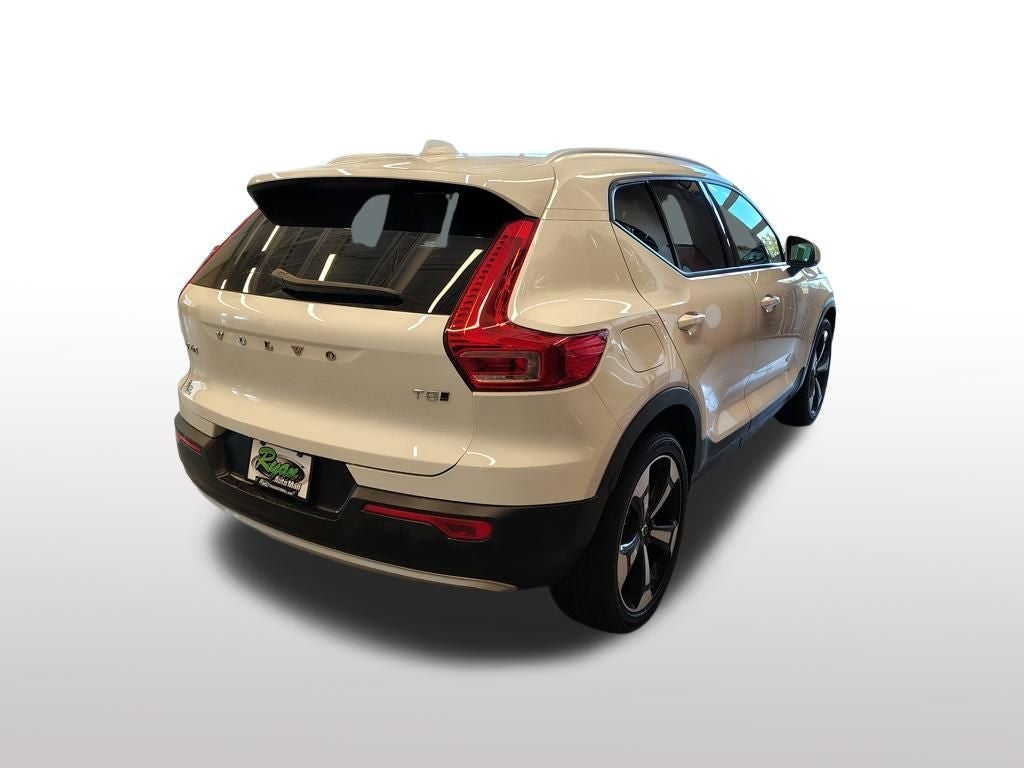 2019 Volvo XC40 Momentum