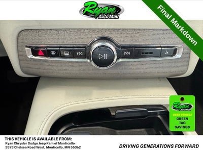 2023 Volvo XC90 B5 Plus