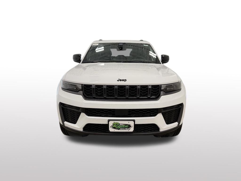 2026 Jeep Grand Cherokee Laredo Altitude