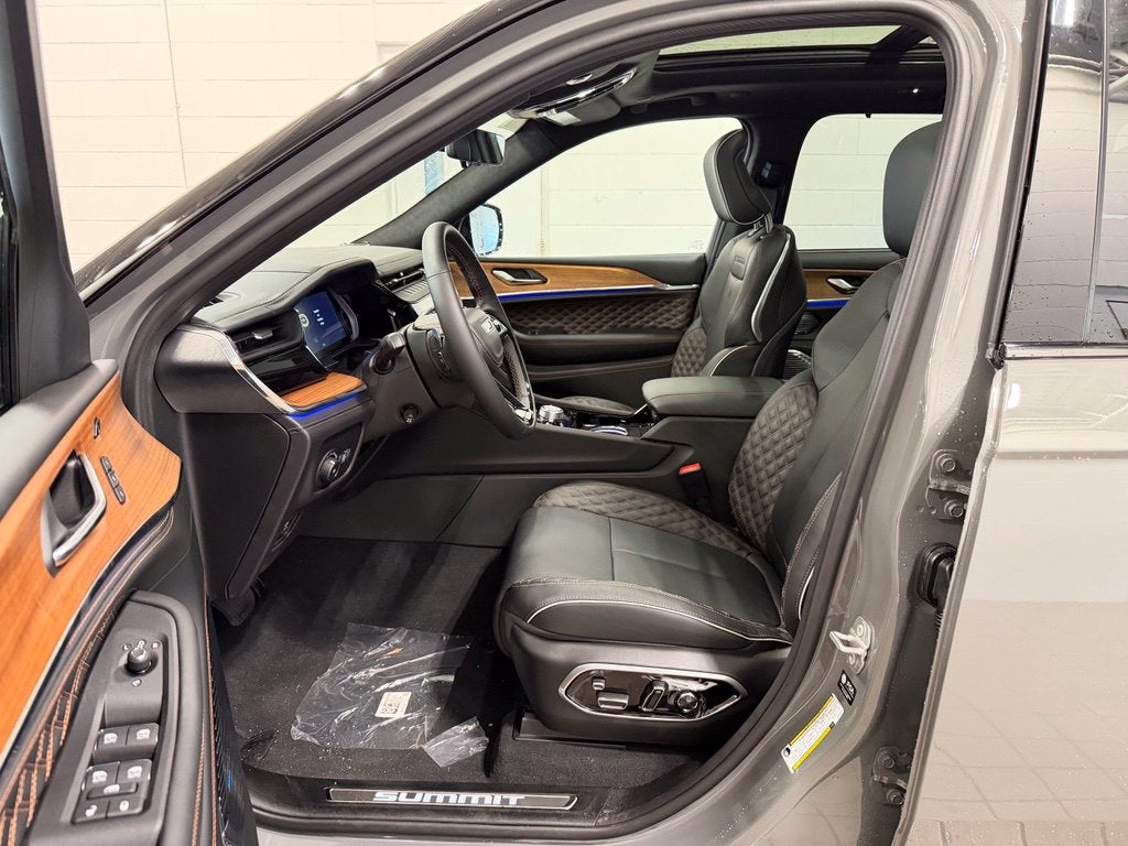 2027 Jeep Grand Cherokee Summit
